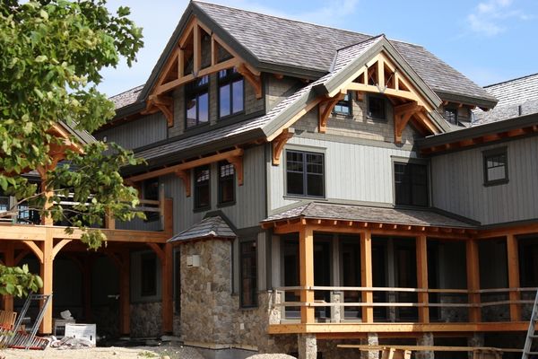 Hill-Top-Retreat-Collingwood-Ontario-Canadian-Timberframes-Construction-Siding